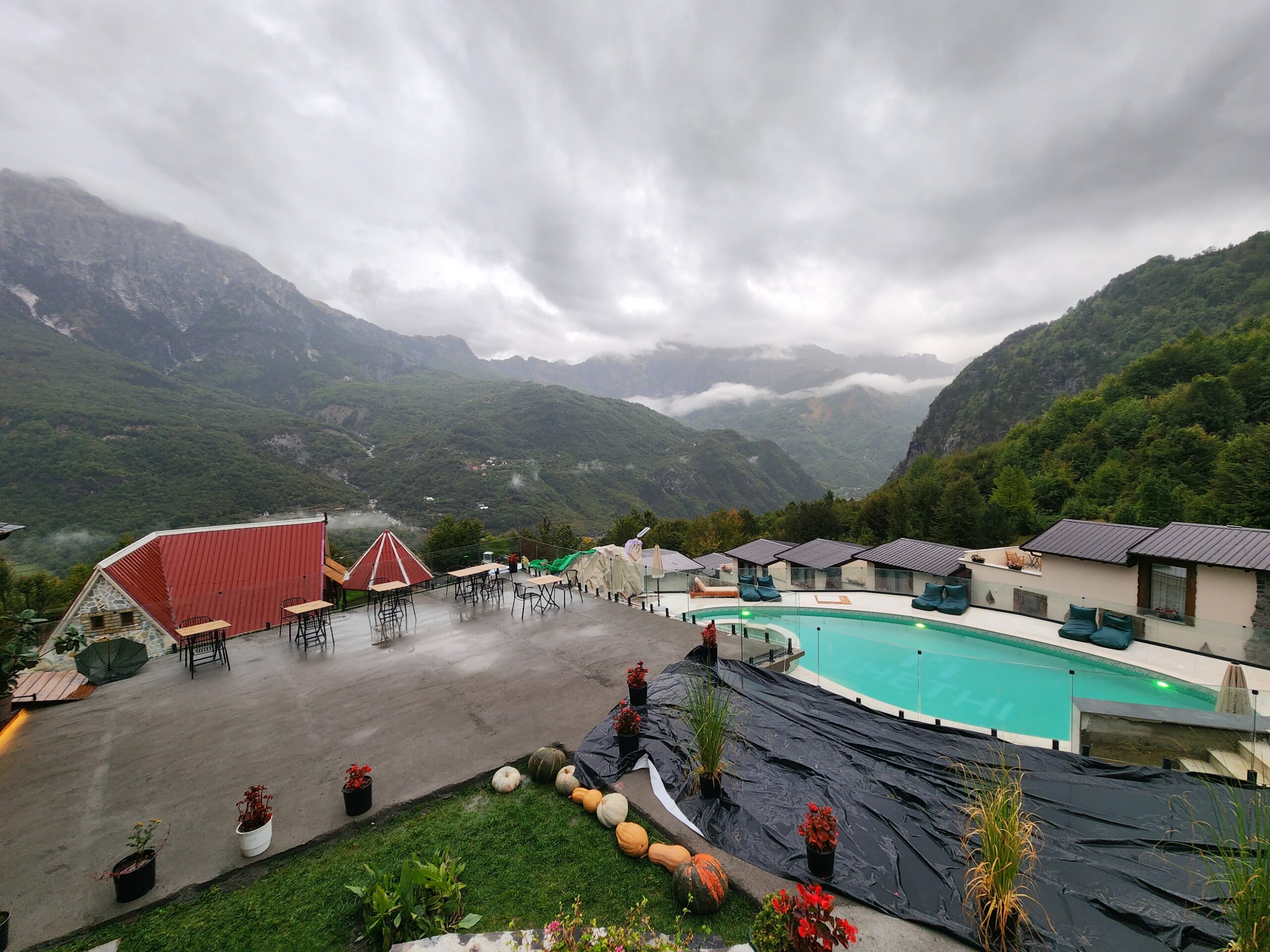 HOTEL THETHI מקומות לינה מיוחדים באלבניה