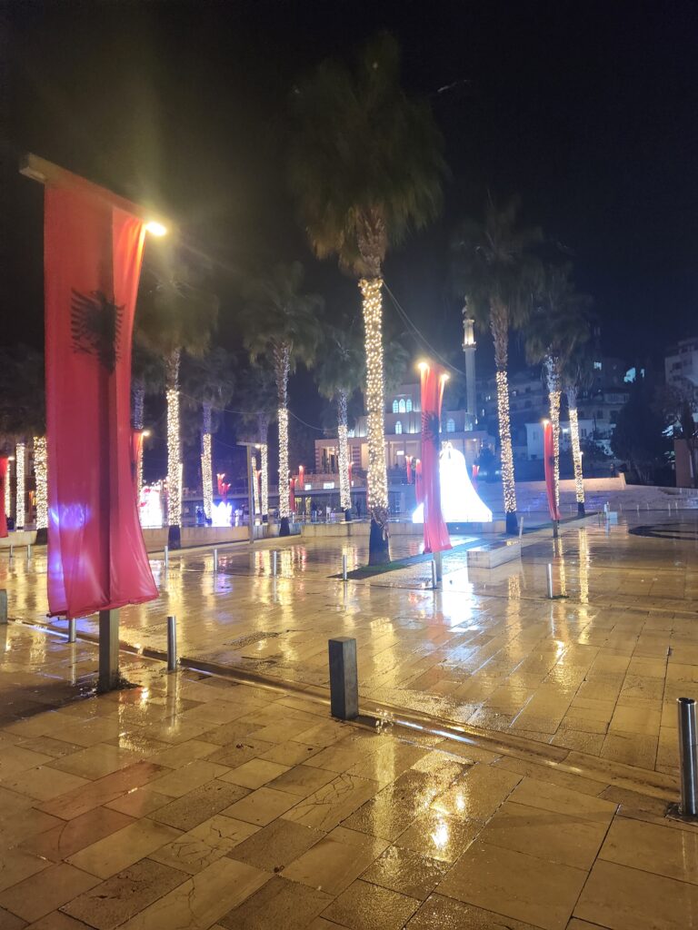 קישוטים שנה חדשה ויום העצמאות דורס אלבניה